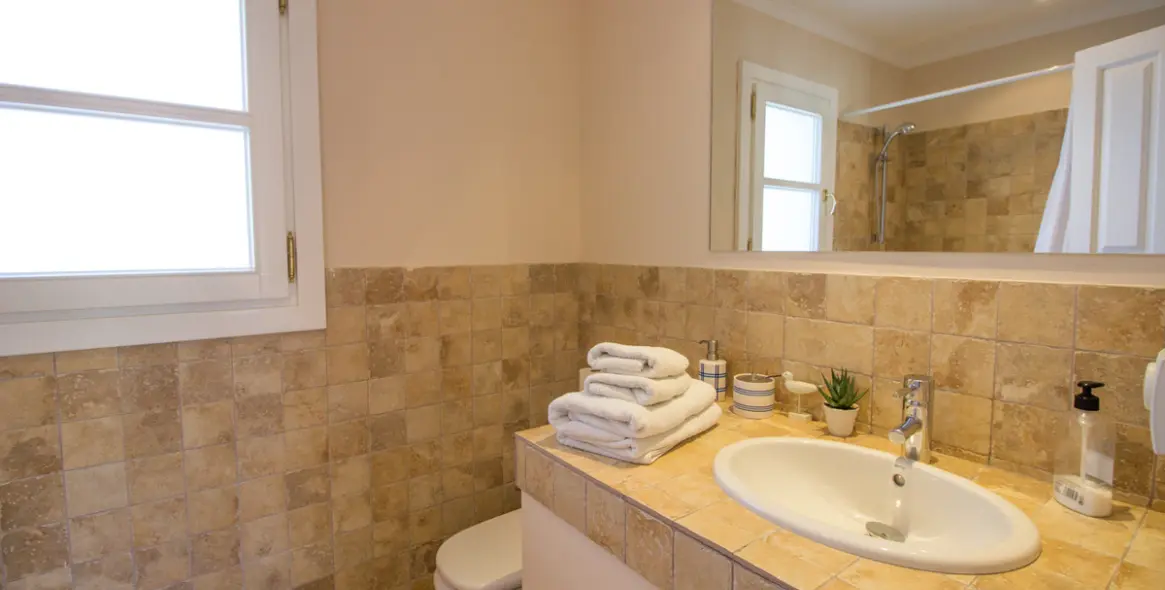 Short-term rent of townhouse in La Heredia 11