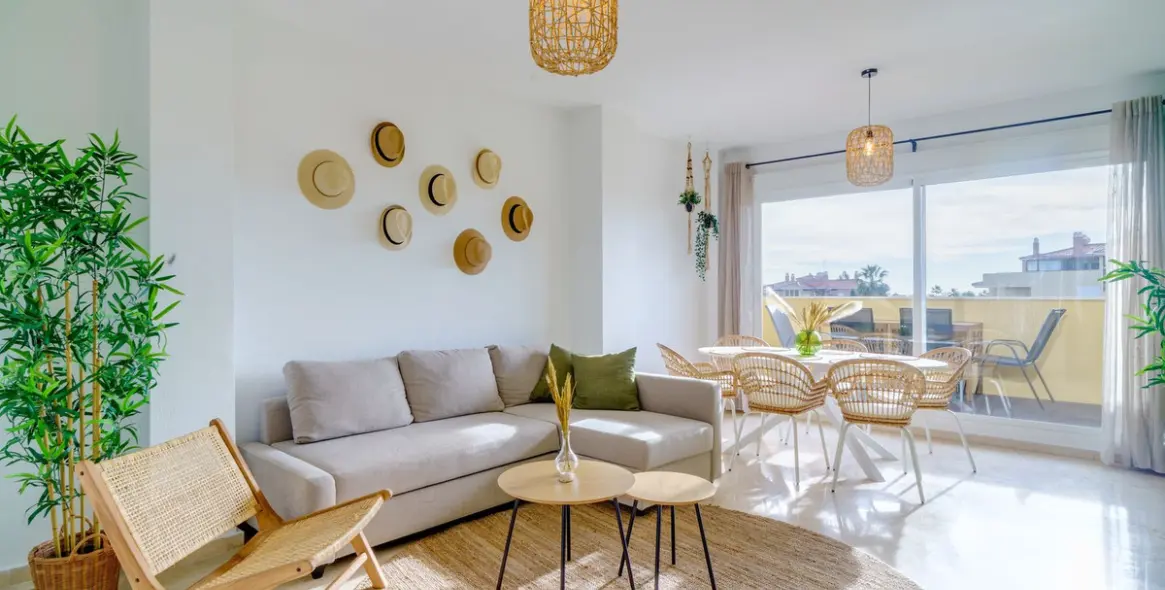 Краткосрочная аренда апартаментов на среднем этаже в Los Prados 1