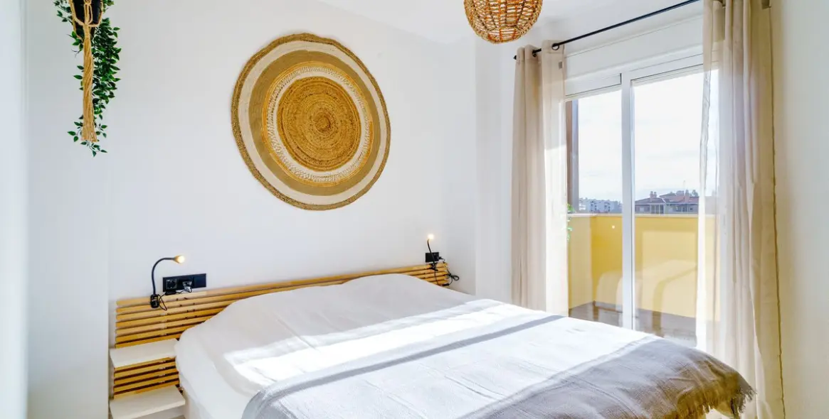 Краткосрочная аренда апартаментов на среднем этаже в Los Prados 10