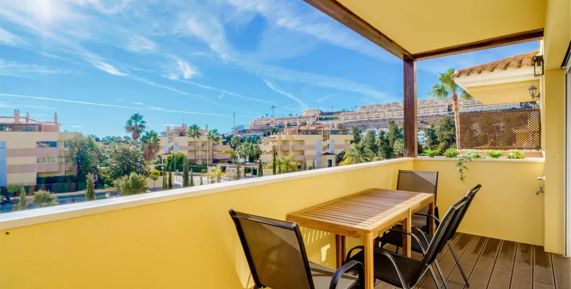 Краткосрочная аренда апартаментов на среднем этаже в Los Prados 14