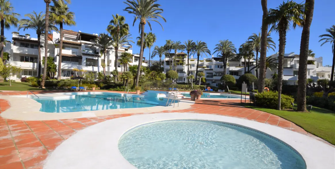 Short-term rent of ground floor apartment in Estepona 1