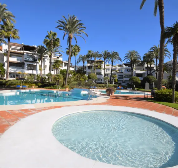 Short-term rent of ground floor apartment in Estepona