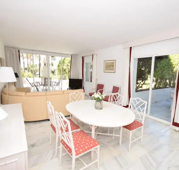 Short-term rent of ground floor apartment in Estepona
