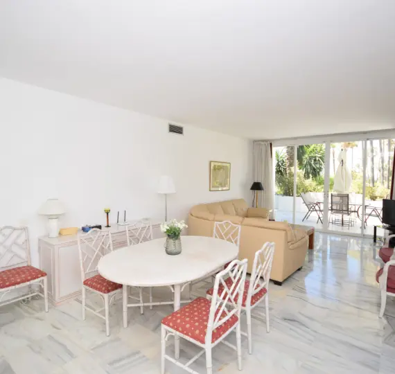 Short-term rent of ground floor apartment in Estepona