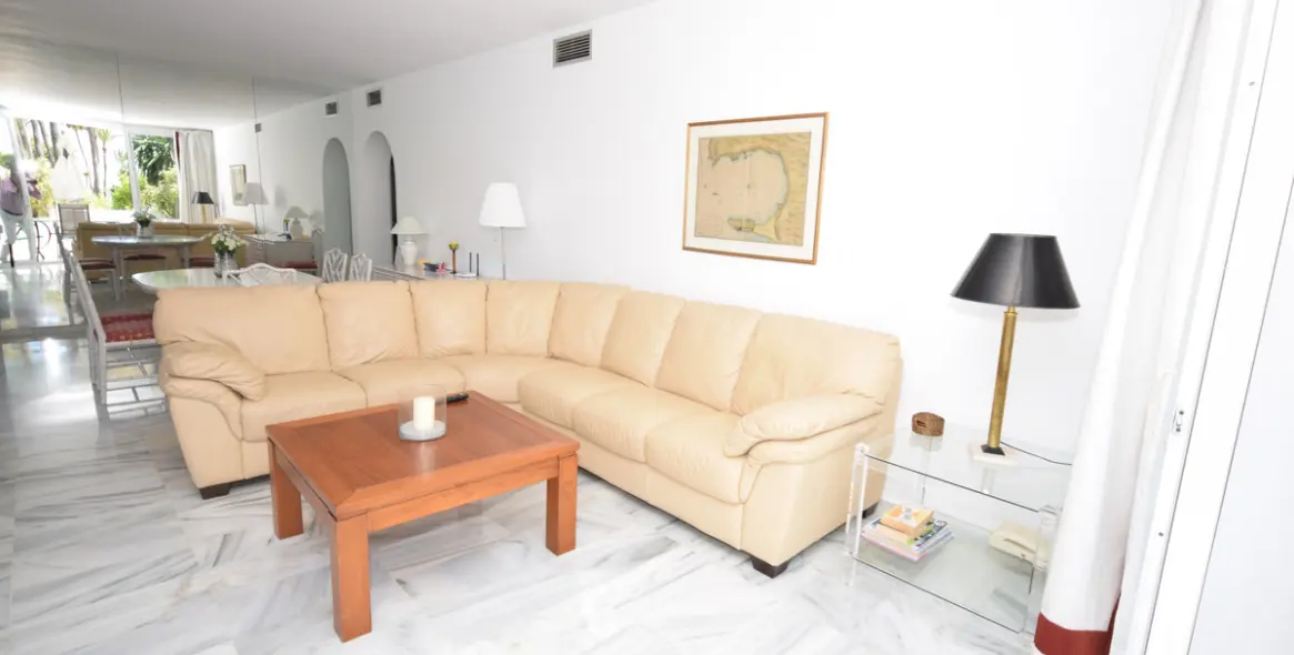 Short-term rent of ground floor apartment in Estepona 5