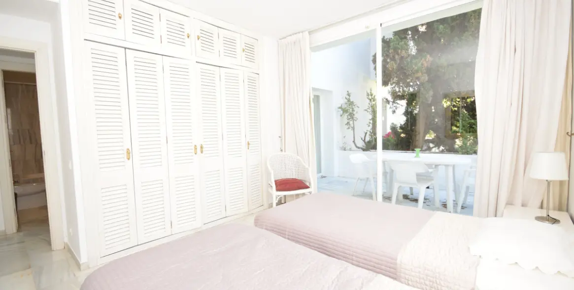 Short-term rent of ground floor apartment in Estepona 9