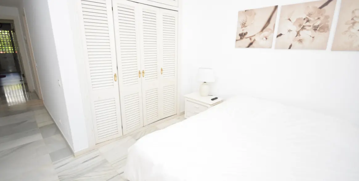 Short-term rent of ground floor apartment in Estepona 13