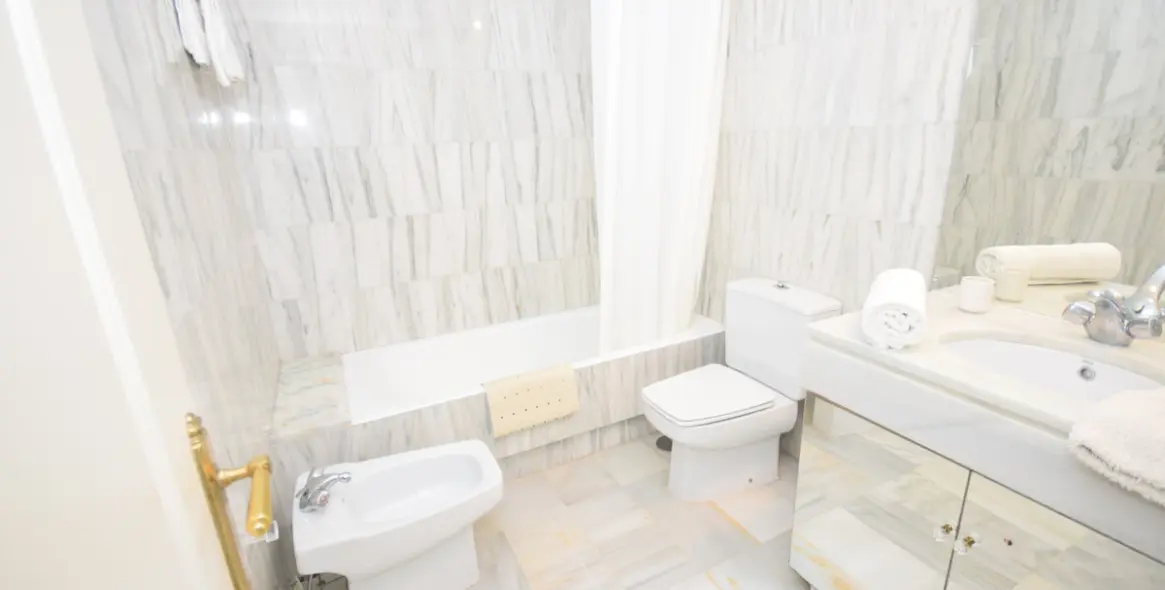 Short-term rent of ground floor apartment in Estepona 15