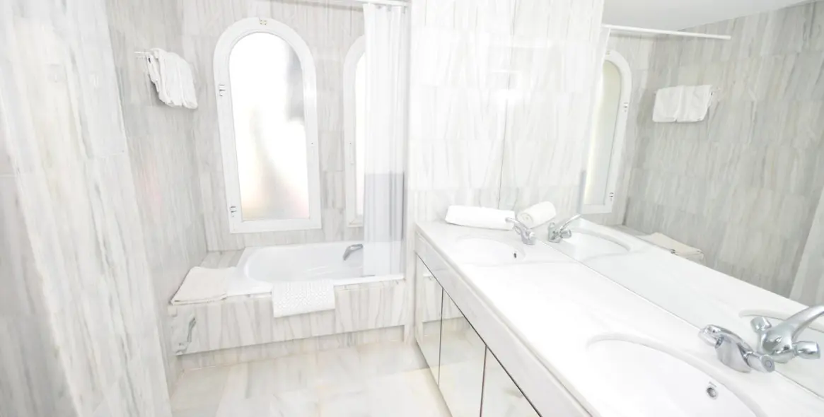 Short-term rent of ground floor apartment in Estepona 18