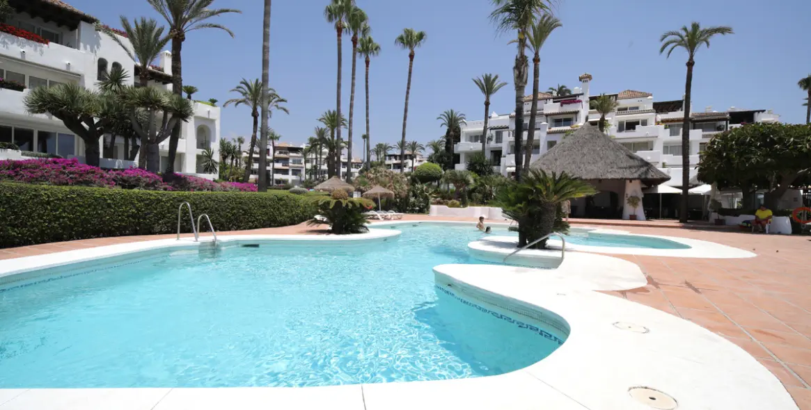 Alquiler a corto plazo de apartamento en planta baja en Estepona 27