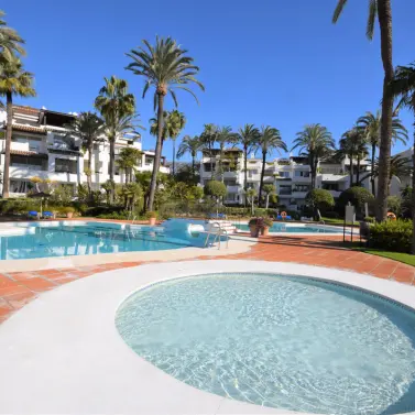 Alquiler a corto plazo de apartamento en planta baja en Estepona