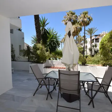 Alquiler a corto plazo de apartamento en planta baja en Estepona
