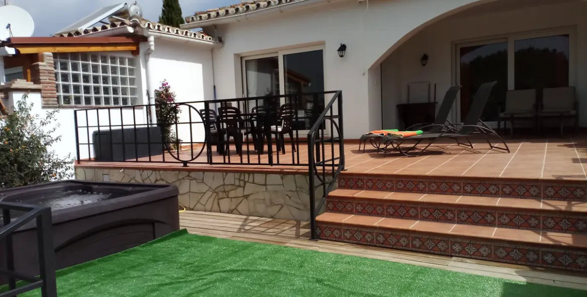 Краткосрочная аренда  отдельно стоящей виллы в Artola 1