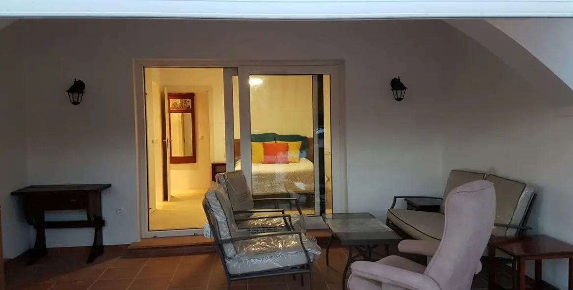 Краткосрочная аренда  отдельно стоящей виллы в Artola 12