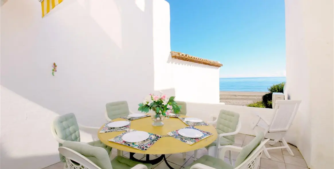 Short-term rent of townhouse in Estepona 1