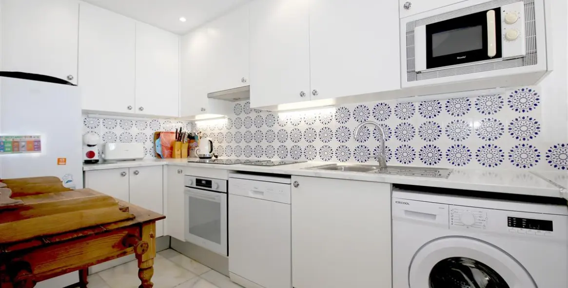 Short-term rent of townhouse in Estepona 5