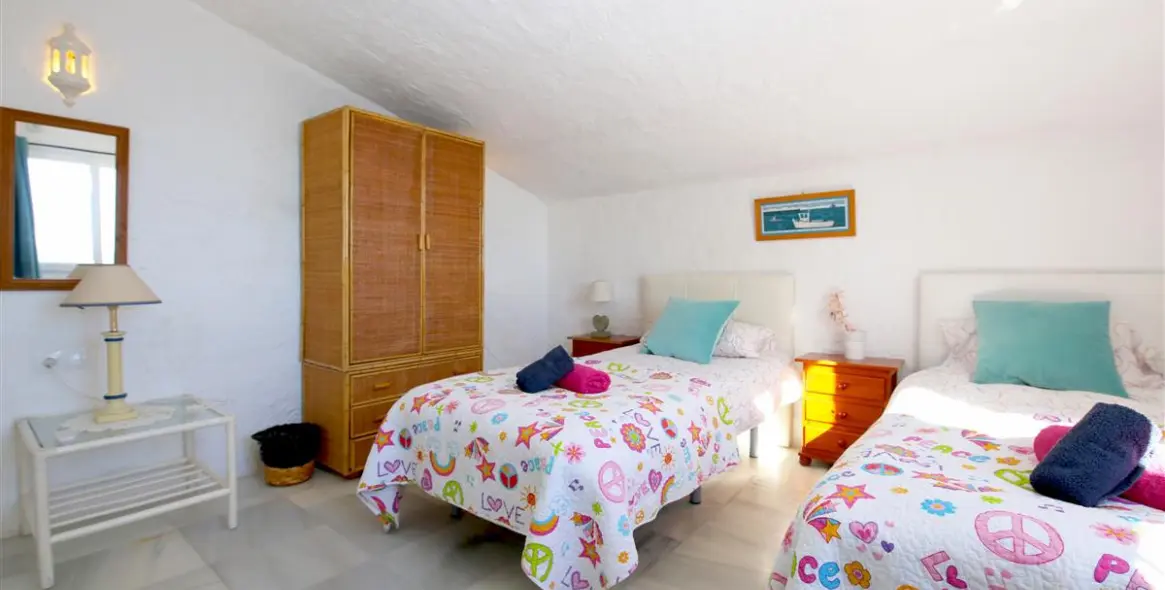 Short-term rent of townhouse in Estepona 13