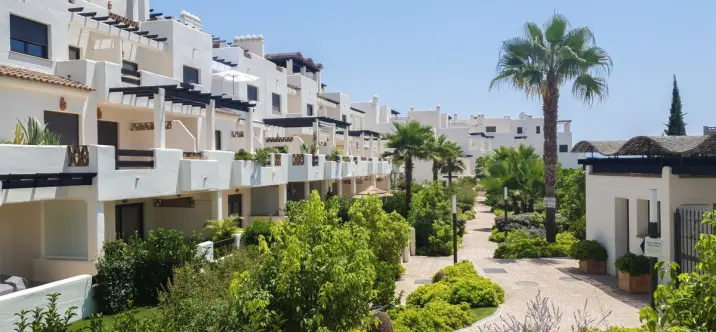 Short-term rent of penthouse in Estepona 0