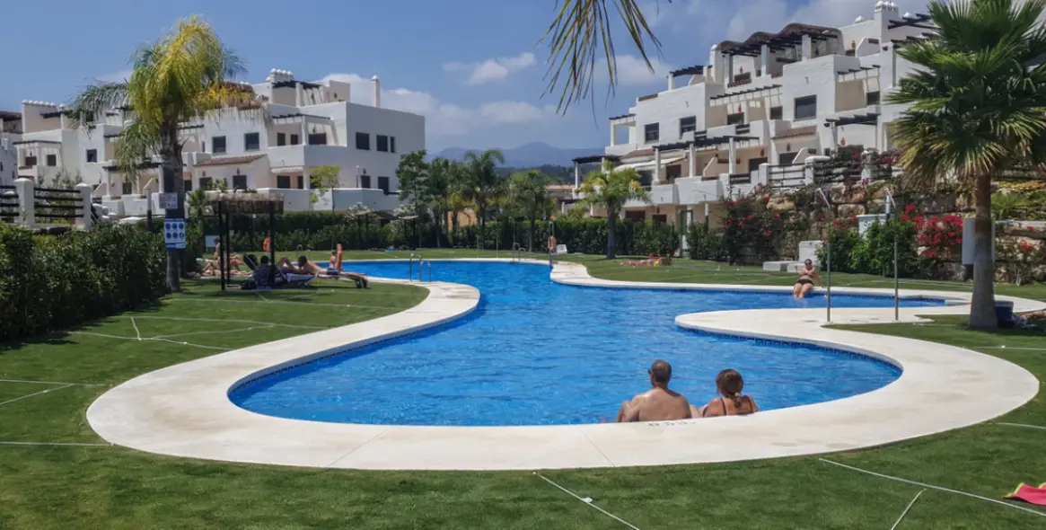 Short-term rent of penthouse in Estepona 2