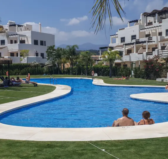 Short-term rent of penthouse in Estepona