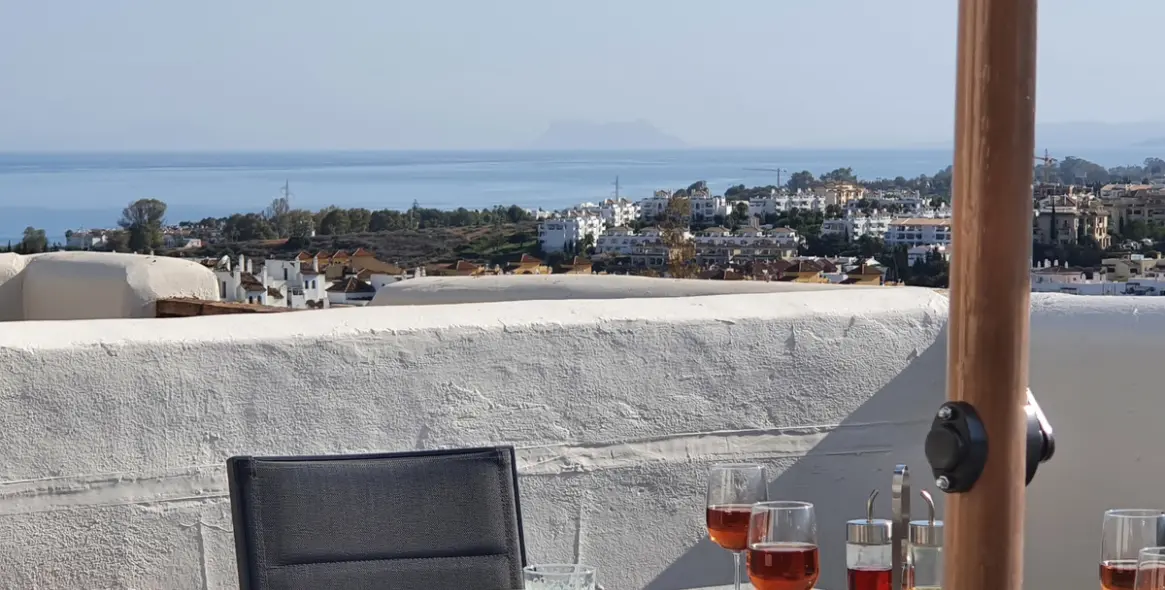 Short-term rent of penthouse in Estepona 4