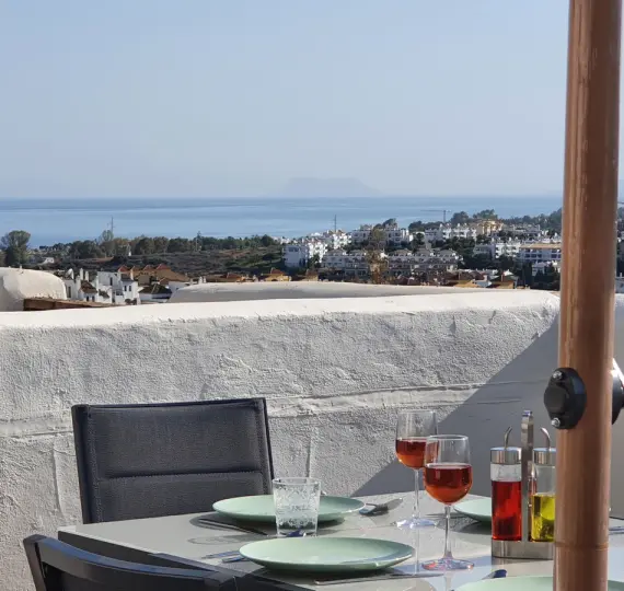 Short-term rent of penthouse in Estepona