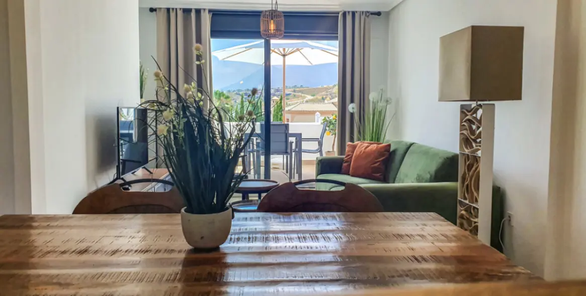 Short-term rent of penthouse in Estepona 12