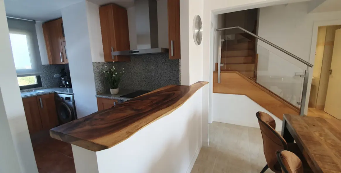Short-term rent of penthouse in Estepona 17
