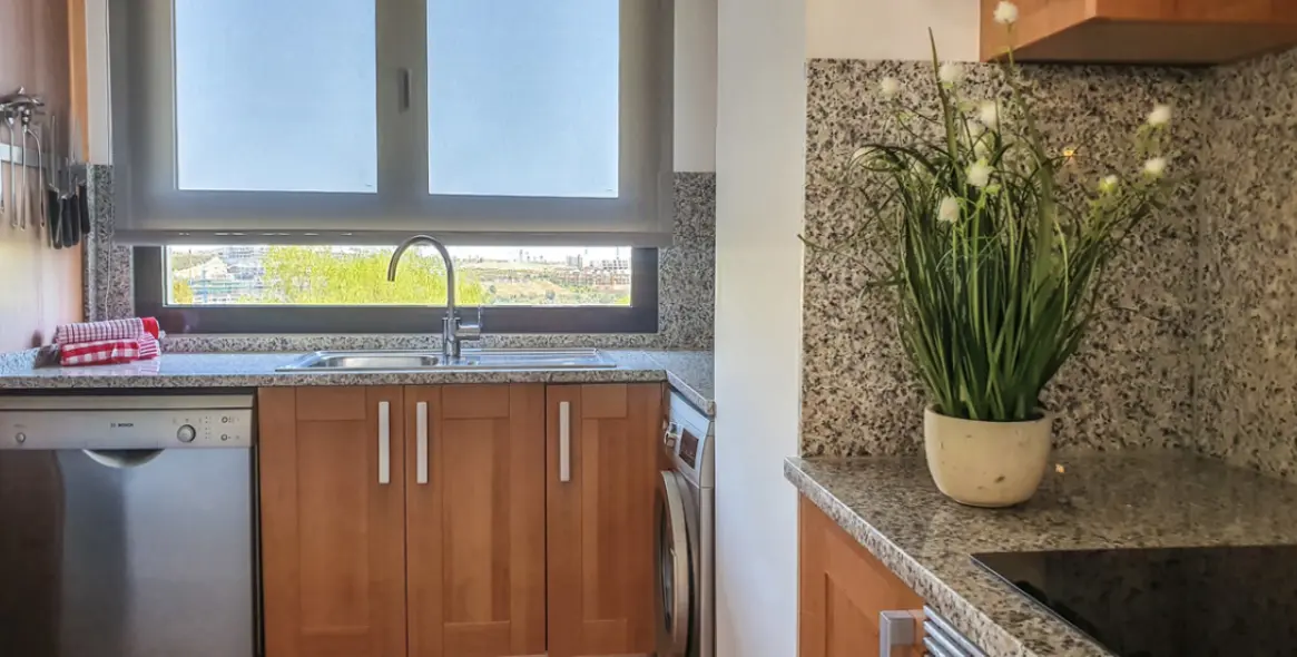 Short-term rent of penthouse in Estepona 18