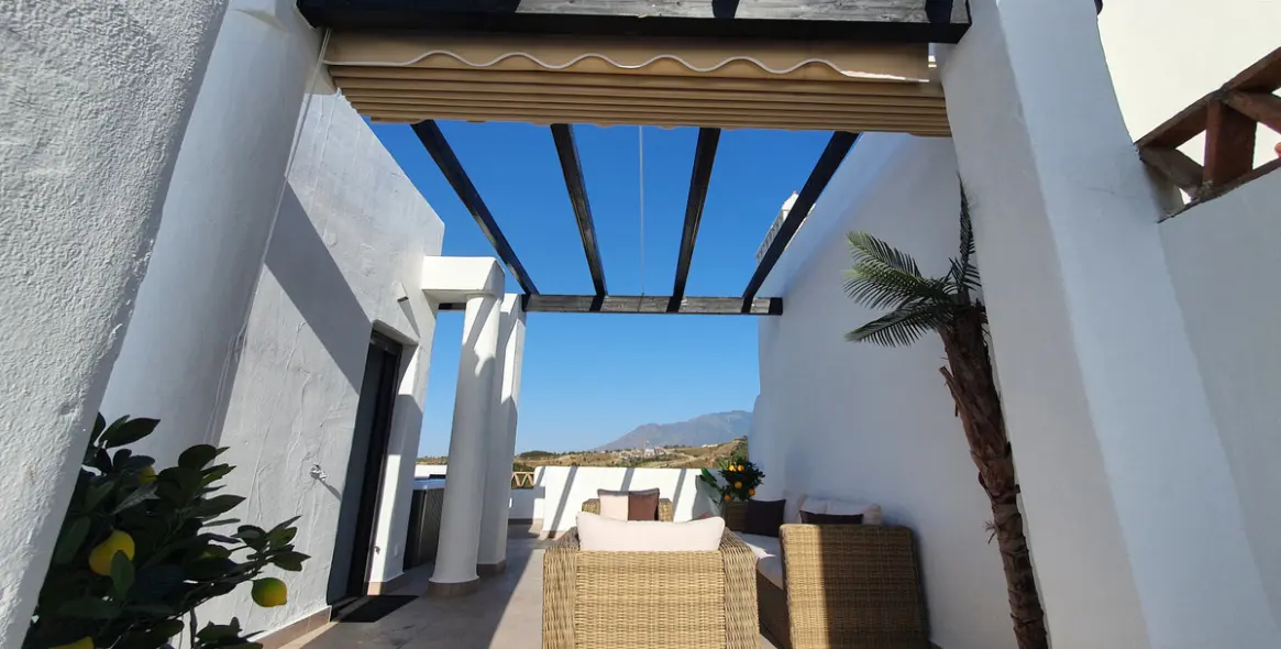 Short-term rent of penthouse in Estepona 33