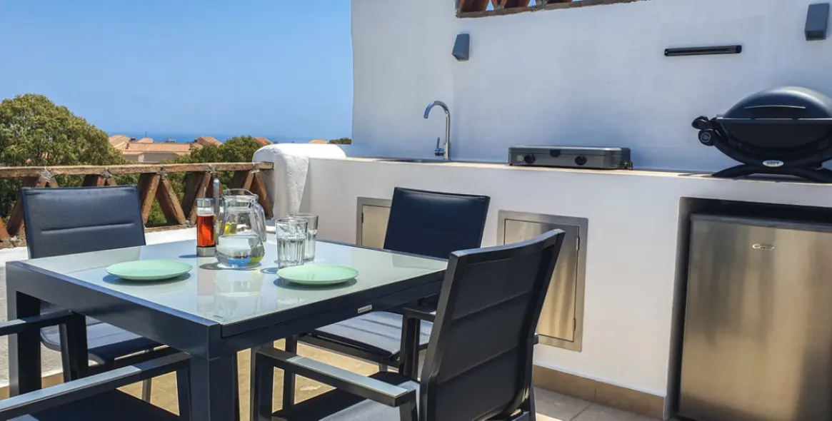 Short-term rent of penthouse in Estepona 36
