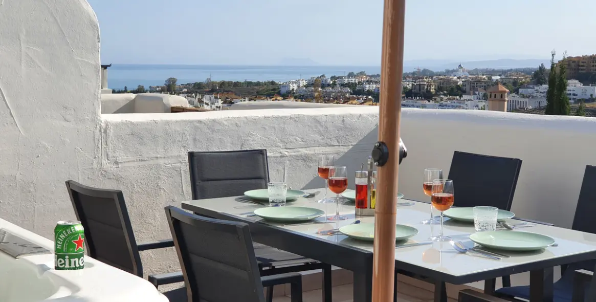 Short-term rent of penthouse in Estepona 37