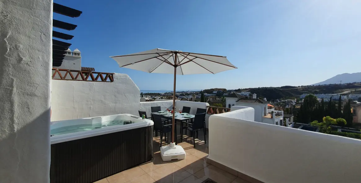 Short-term rent of penthouse in Estepona 40