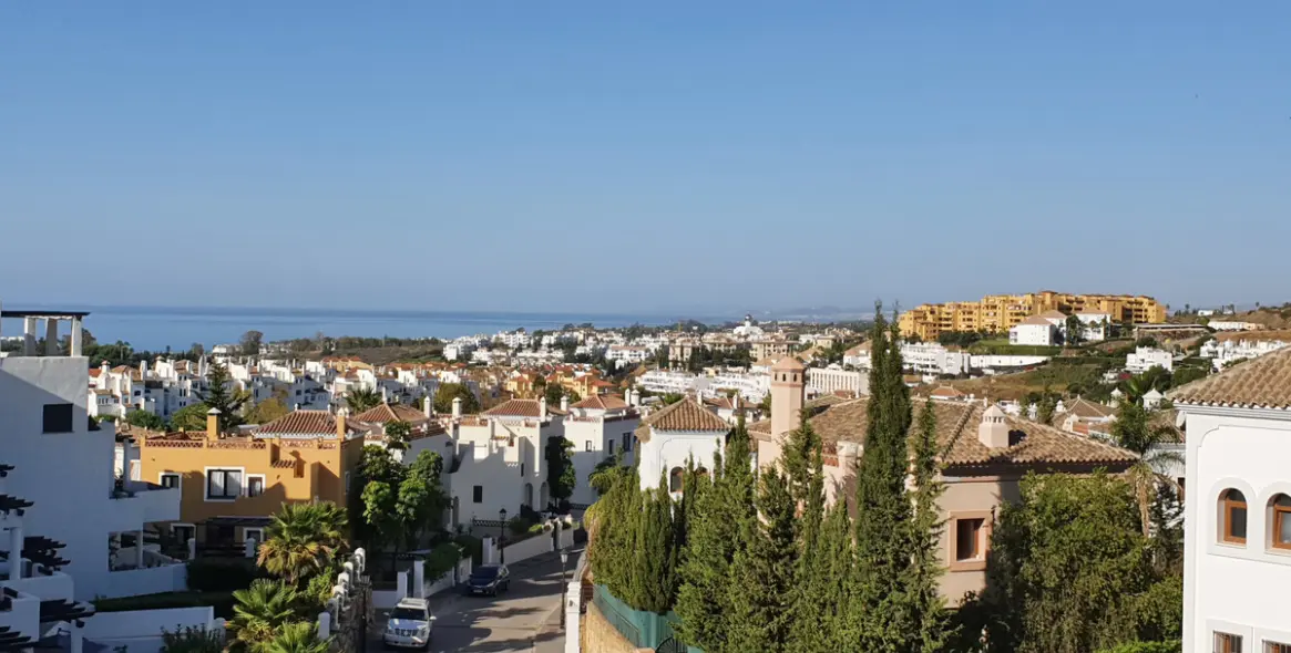 Short-term rent of penthouse in Estepona 41