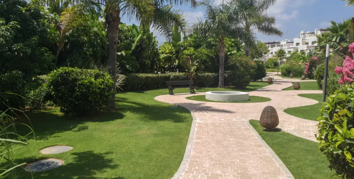 Short-term rent of penthouse in Estepona 43