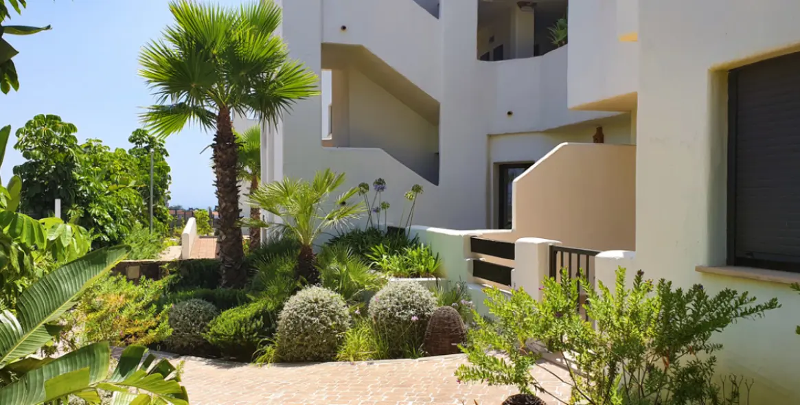 Short-term rent of penthouse in Estepona 44