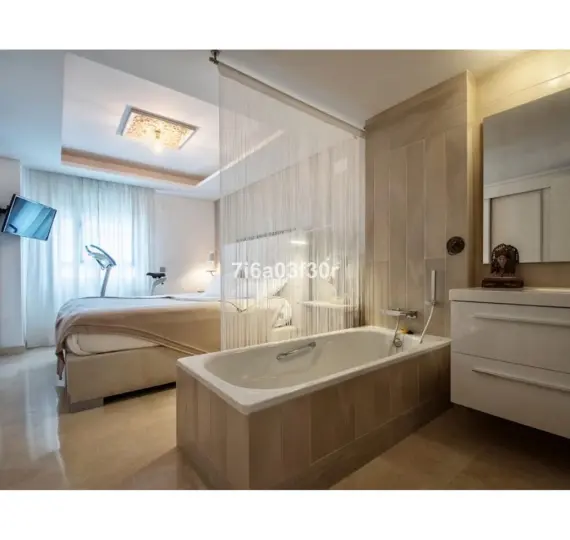 Alquiler a corto plazo de apartamento en planta media en San Pedro de Alcántara