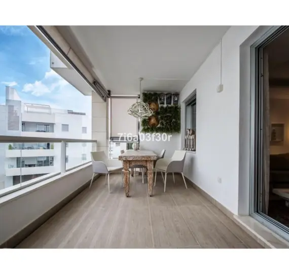 Alquiler a corto plazo de apartamento en planta media en San Pedro de Alcántara