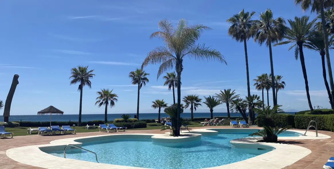 Short-term rent of ground floor apartment in Estepona 1