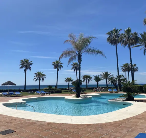 Short-term rent of ground floor apartment in Estepona