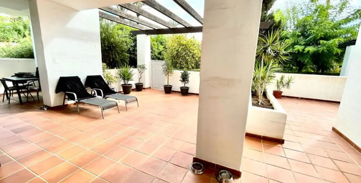 Short-term rent of ground floor apartment in Estepona 2