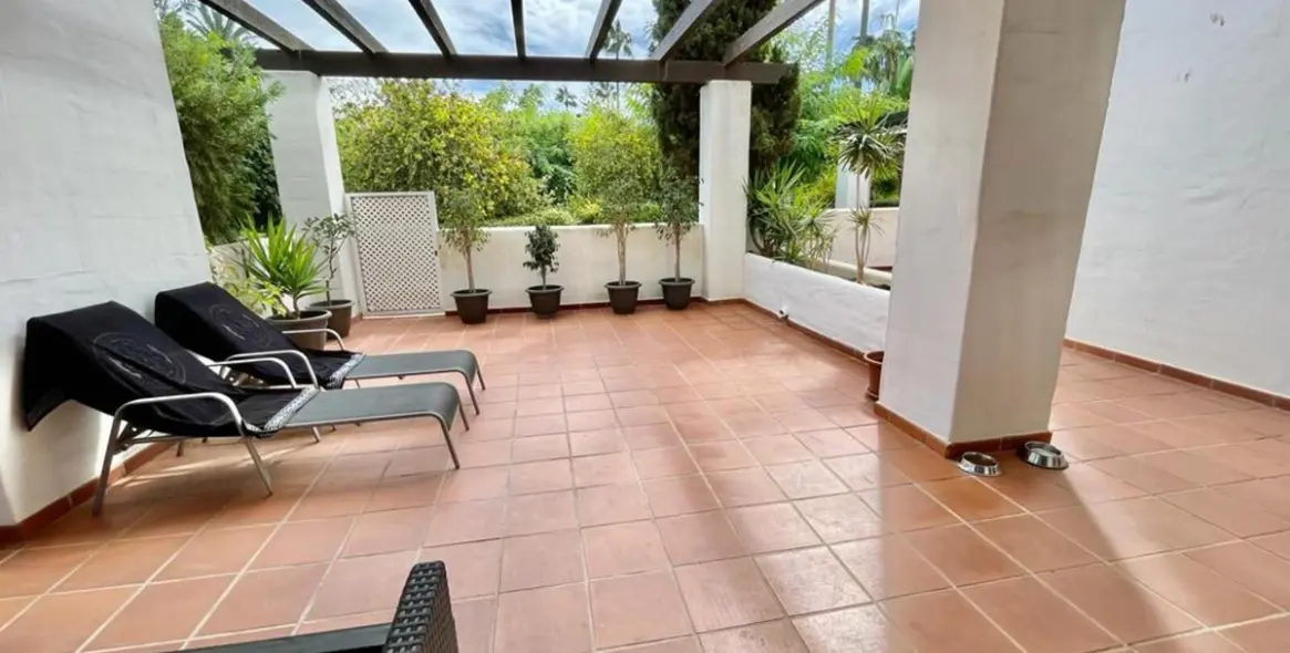 Short-term rent of ground floor apartment in Estepona 12