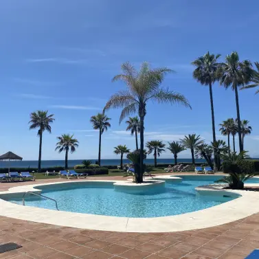 Alquiler a corto plazo de apartamento en planta baja en Estepona