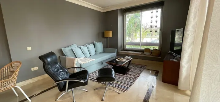 Alquiler a corto plazo de apartamento en planta baja en Estepona 2