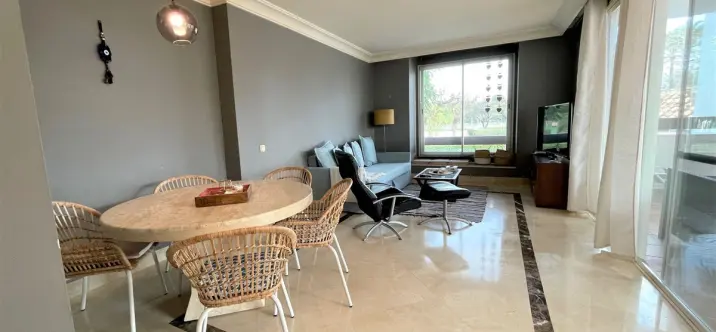 Alquiler a corto plazo de apartamento en planta baja en Estepona 3