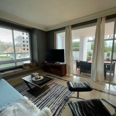 Alquiler a corto plazo de apartamento en planta baja en Estepona