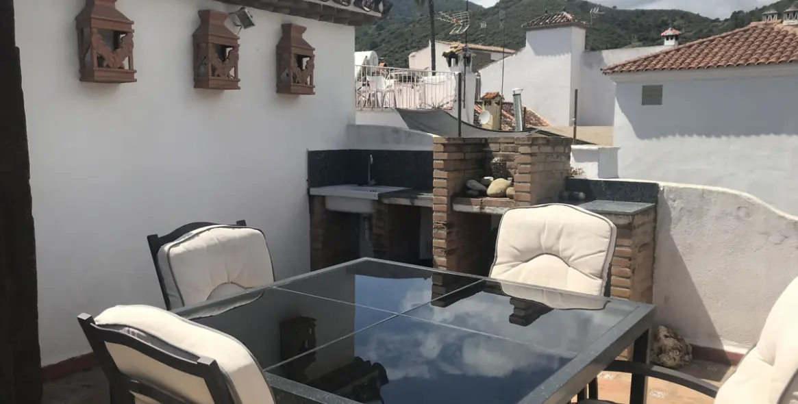 Short-term rent of townhouse in Benahavís 13