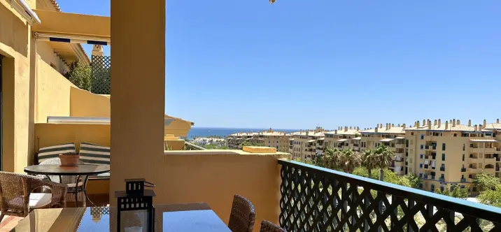 Краткосрочная аренда апартаментов на среднем этаже в San Pedro de Alcántara 0