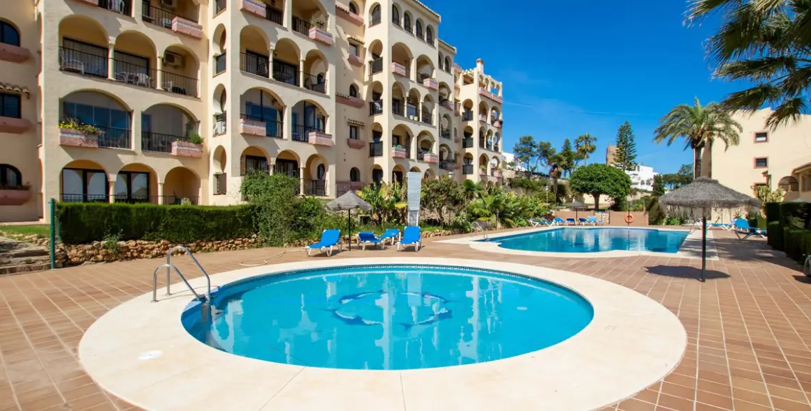 Long-term rent of middle floor apartment in Torrenueva 4