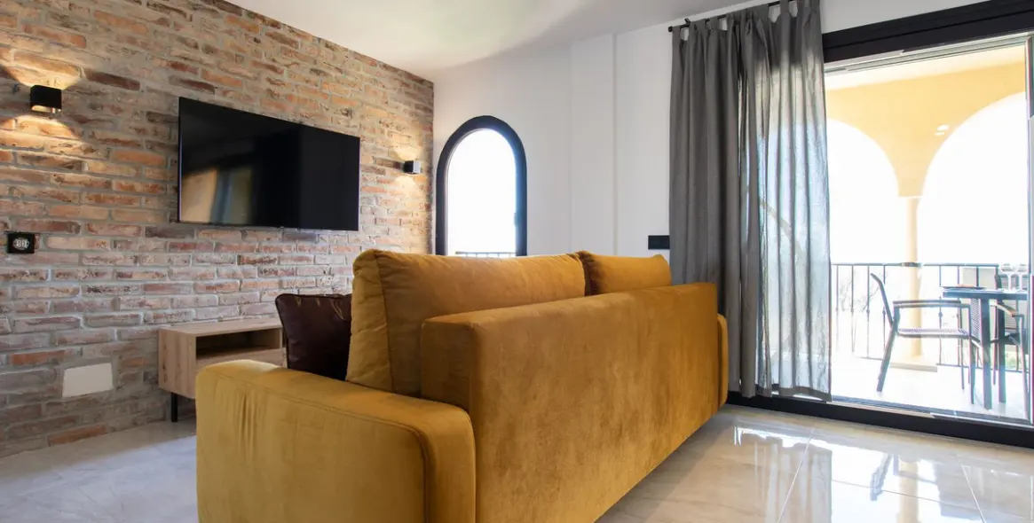 Long-term rent of middle floor apartment in Torrenueva 6